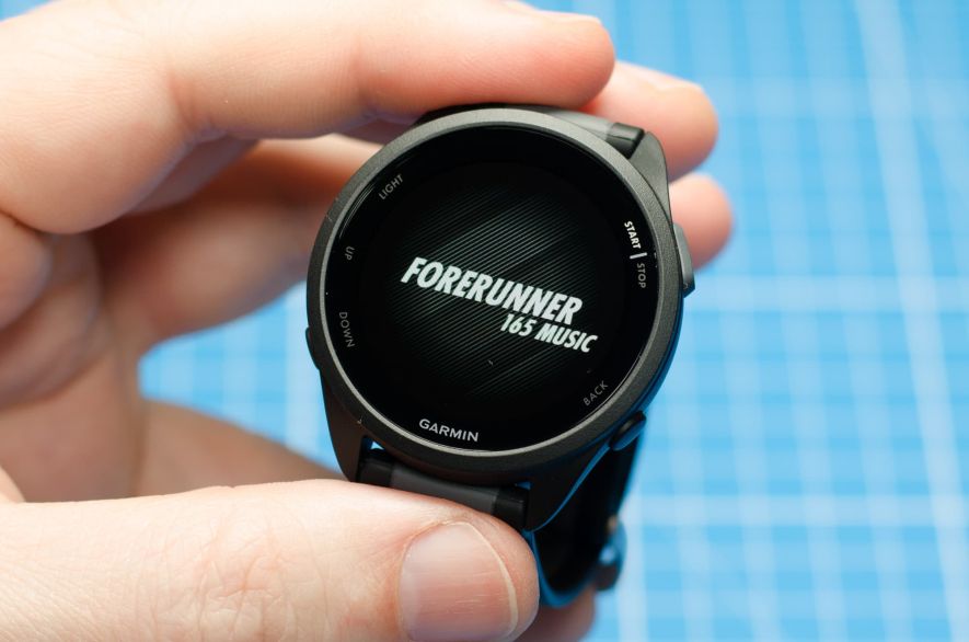 Garmin Forerunner 165 - Anzeige beim Start der Uhr