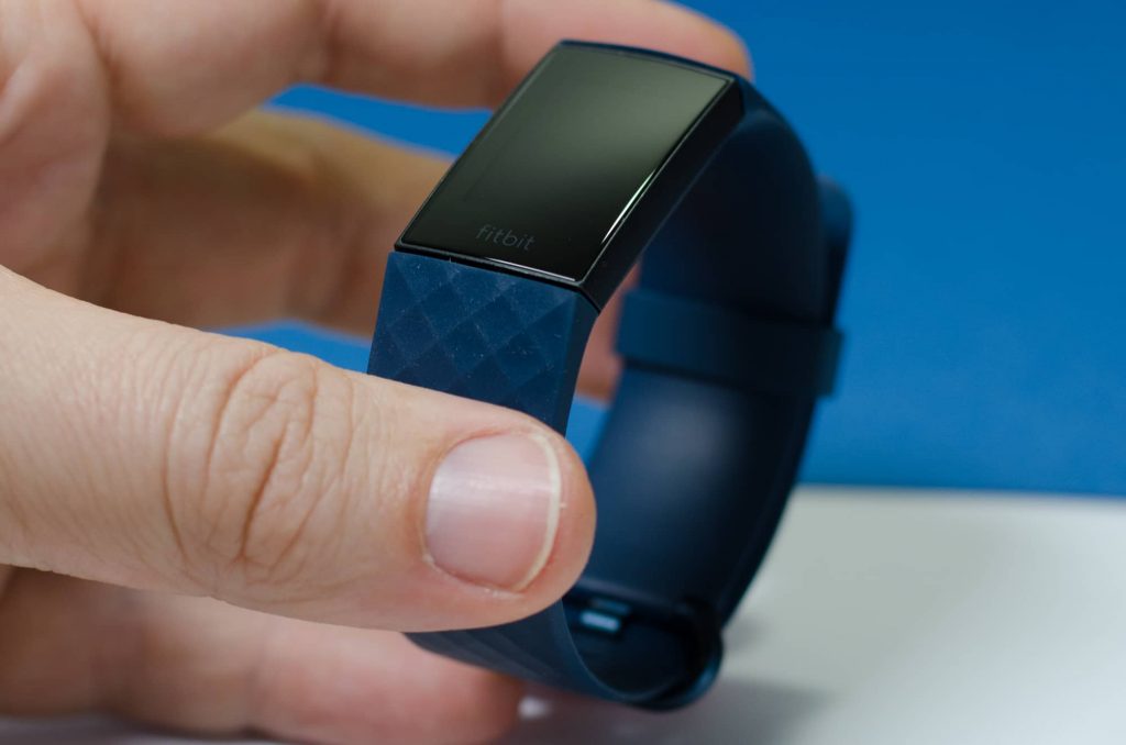 Fitbit Charge 4 im Test | Fitness Tracker - mal mit, mal ohne GPS